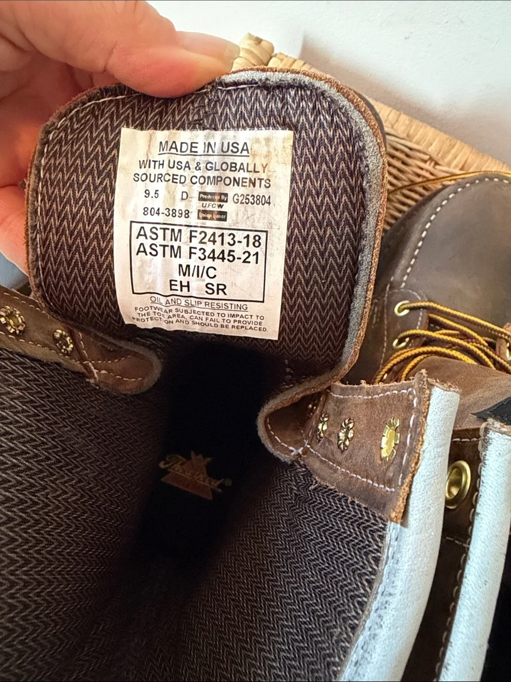 Thorogood 8” Steel Toe WP Moc Toe Work Boot 804-3898 Size 9.5D